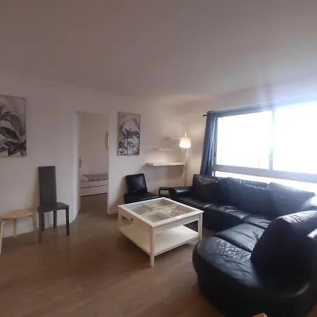 Apartment 4 Bedrooms, La Defense, 5 Min Walk To Metro