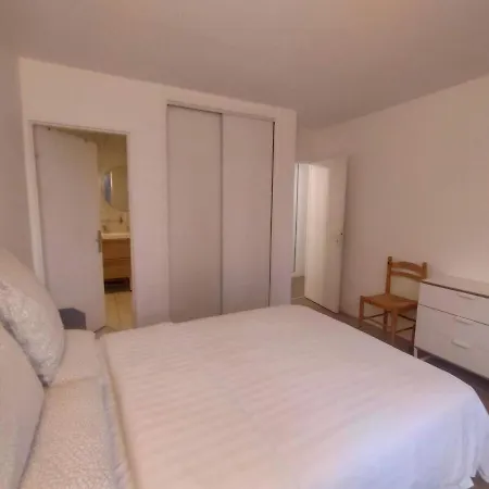 4 Bedrooms, La Defense, 5 Min Walk To Metro *
