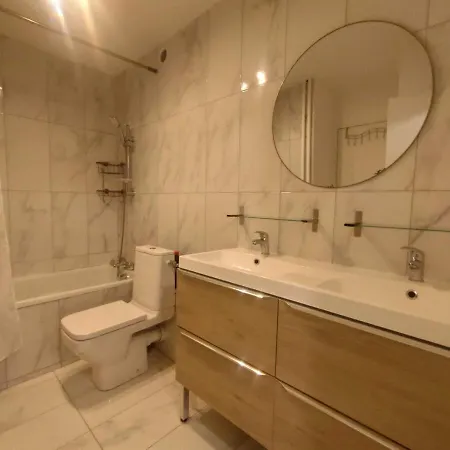 4 Bedrooms, La Defense, 5 Min Walk To Metro