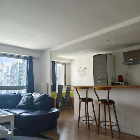 4 Bedrooms, La Défense, 5 Min Walk To Metro Appartement *