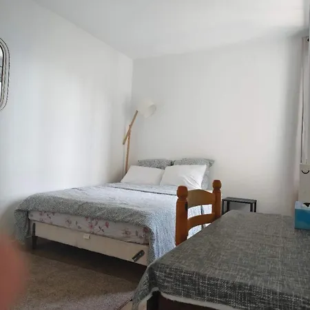 Appartement 4 Bedrooms, La Défense, 5 Min Walk To Metro Courbevoie